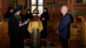 Δένδιας: Είμαι απολύτως καλά, με δύο αμυχές στο πρόσωπo