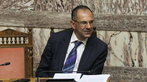 «Ναι» Γεραπετρίτη στις αλλαγές των δικηγόρων για το επιτελικό κράτος
