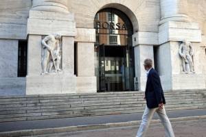 Στο... στόχαστρο τα ιταλικά ομόλογα μετά το «χτύπημα» της Fitch