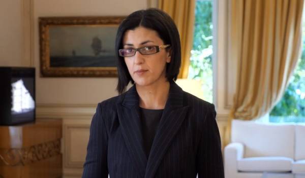 Αγαπηδάκη: Δεν υπάρχουν ασυνόδευτα ανήλικα στα ΚΥΤ νησιών και Έβρου