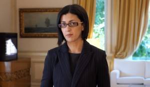 Αγαπηδάκη: Δεν υπάρχουν ασυνόδευτα ανήλικα στα ΚΥΤ νησιών και Έβρου