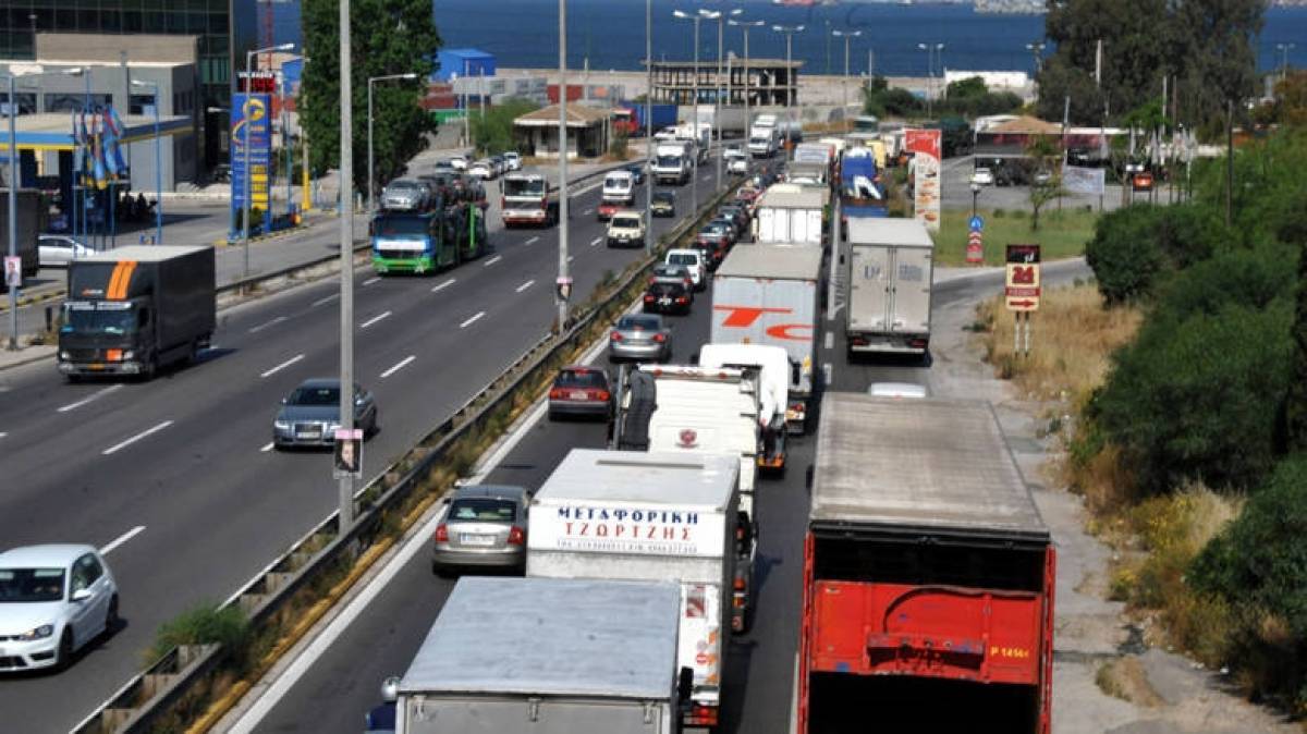 Καραμπόλα έξι οχημάτων στον Κηφισό