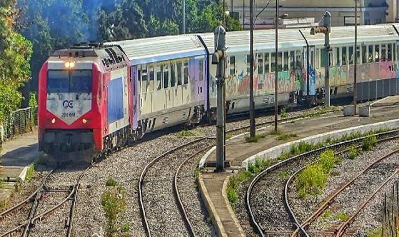 Με σηκωμένα χειρόφρενα σήμερα τα τρένα