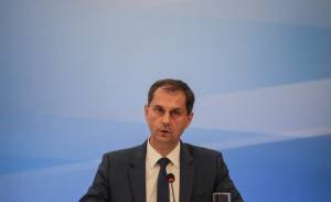Θεοχάρης: Τα τέσσερα βήματα επανεκκίνησης του τουρισμού