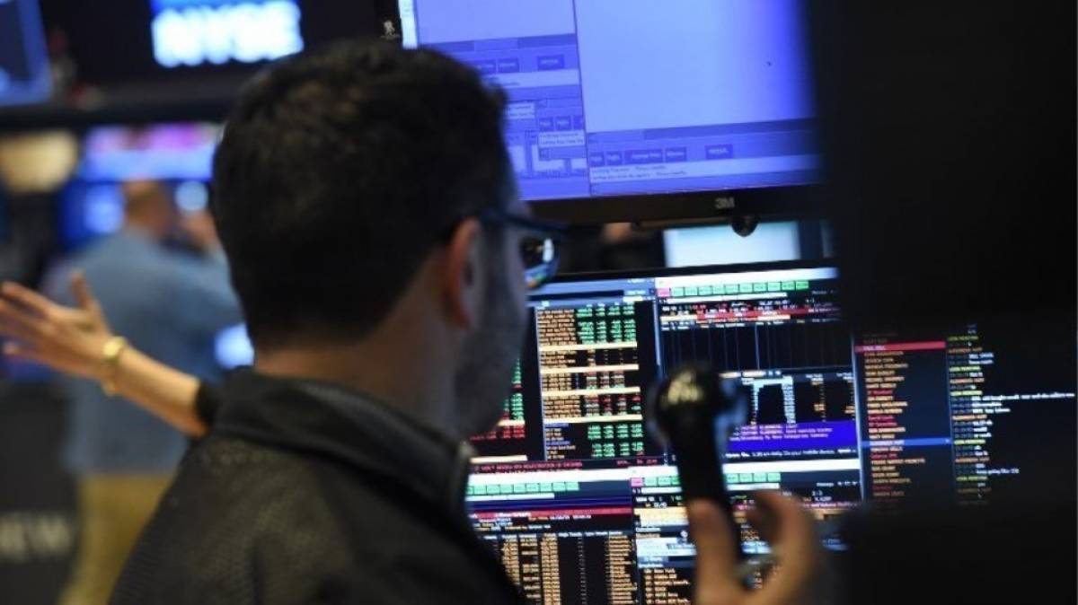 Προσφορές πάνω από 14 δισ. ευρώ για το ελληνικό 15ετές (upd)