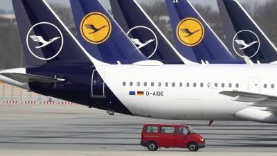 Lufthansa: Υπερψηφίστηκαν το «πάγωμα» αυξήσεων και η μείωση ωρών εργασίας