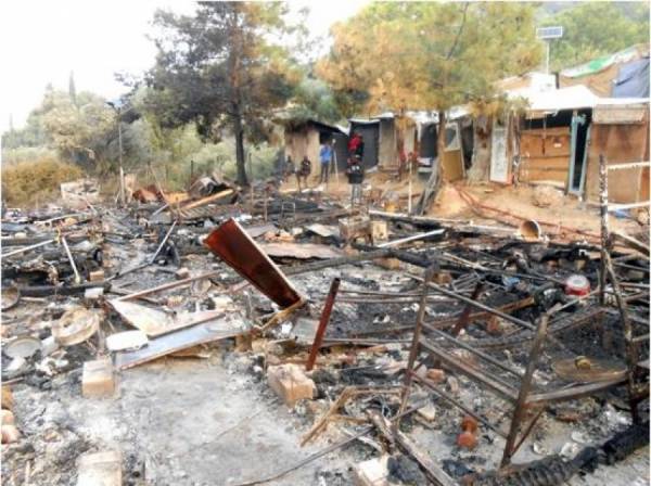 Συνελήφθησαν 12 άτομα για τα επεισόδια στο ΚΥΤ Σάμου
