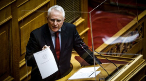 Εξώδικα Ραγκούση σε 3 εφημερίδες για το σπίτι στην Πάρο