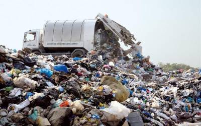 Φόρος για τους δήμους που επιλέγουν την ταφή αποβλήτων