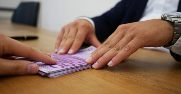 Αποζημιώσεις 46,84 εκατ. ευρώ σε 9.815 πρώην τραπεζικούς υπαλλήλους