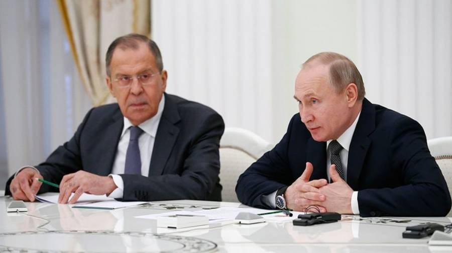 Περιμένοντας τον Πούτιν. Η Ρωσία ανακατεύει την τράπουλα (και) στα ελληνοτουρκικά