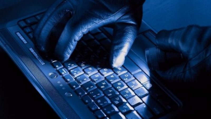 Δύο στους τρεις Έλληνες έχουν «κολλήσει» ιό από ιστοσελίδες πορνό