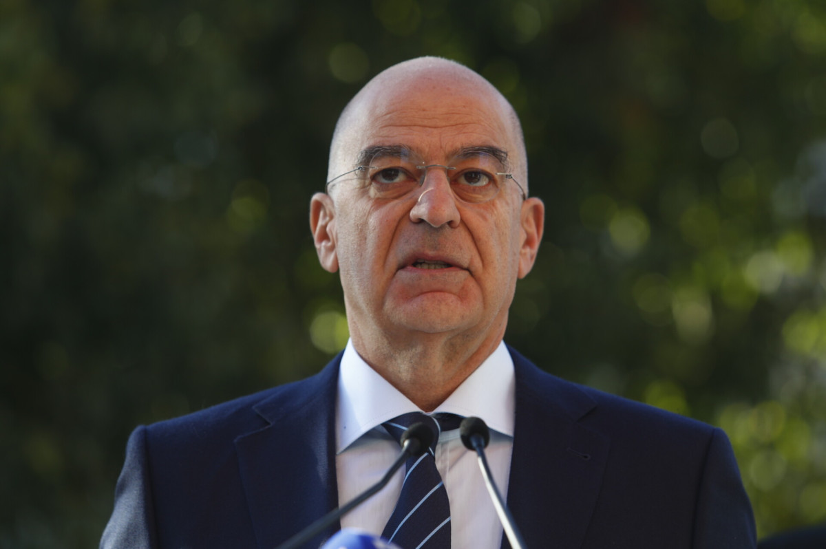 Δένδιας: Μνημείο εθνικής αξιοπρέπειας οι φωτογραφίες των εκτελεσθέντων στην Καισαριανή