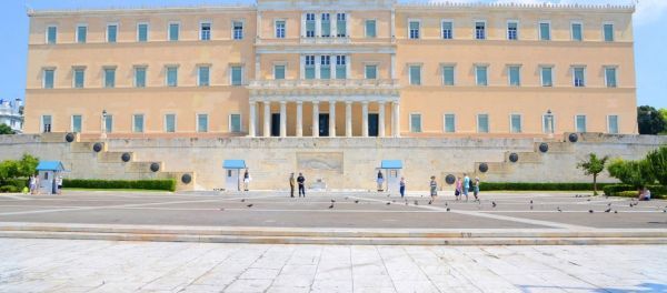 Ένωση τέως Βουλευτών: Η συμμαχία ετοιμάζεται να μας πουλήσει ξανά;