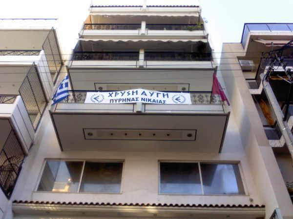 Με όπλο "βρέθηκε" ο επικεφαλής της Χρυσής Αυγής στη Νίκαια