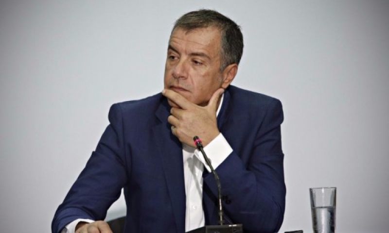 Μέλη του Ποταμιού κατά Θεοδωράκη: Συνέδριο τώρα!