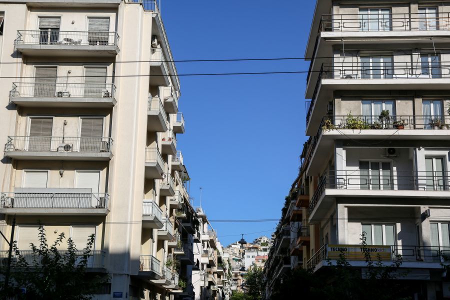 Καλοκαιρινό «μπόνους» ενός μήνα για τους πλειστηριασμούς