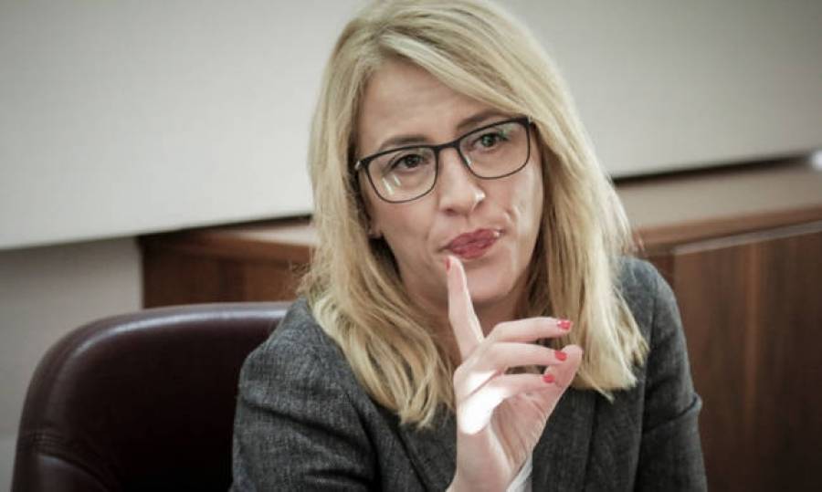 Απάντηση Δούρου σε όσους την αποκάλεσαν «γκεστ» στο Μάτι
