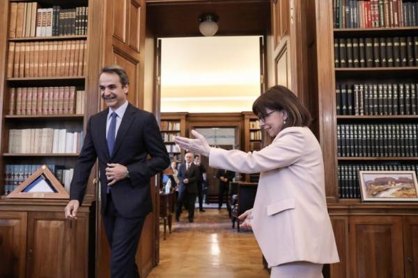Σακελλαροπούλου-Μητσοτάκης τα είπαν μεταξύ τους για να ακούει η Τουρκία