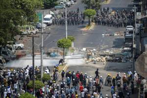 Μιανμάρ: Περισσότεροι από 300 νεκροί μετά το πραξικόπημα