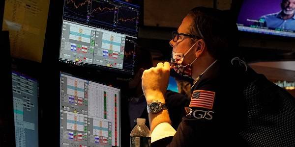 Στο τέλος «μίλησαν» (ξανά) οι πωλητές στη Wall Street