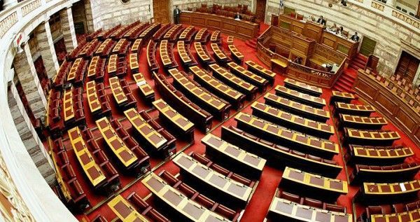 Νέα Βουλή: Στις 11 π.μ. η ορκωμοσία των βουλευτών