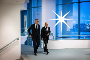 «Συμμαχία» Σολτς-Στόλτενμπεργκ: Θα συνεχίσουμε να στηρίζουμε την Ουκρανία