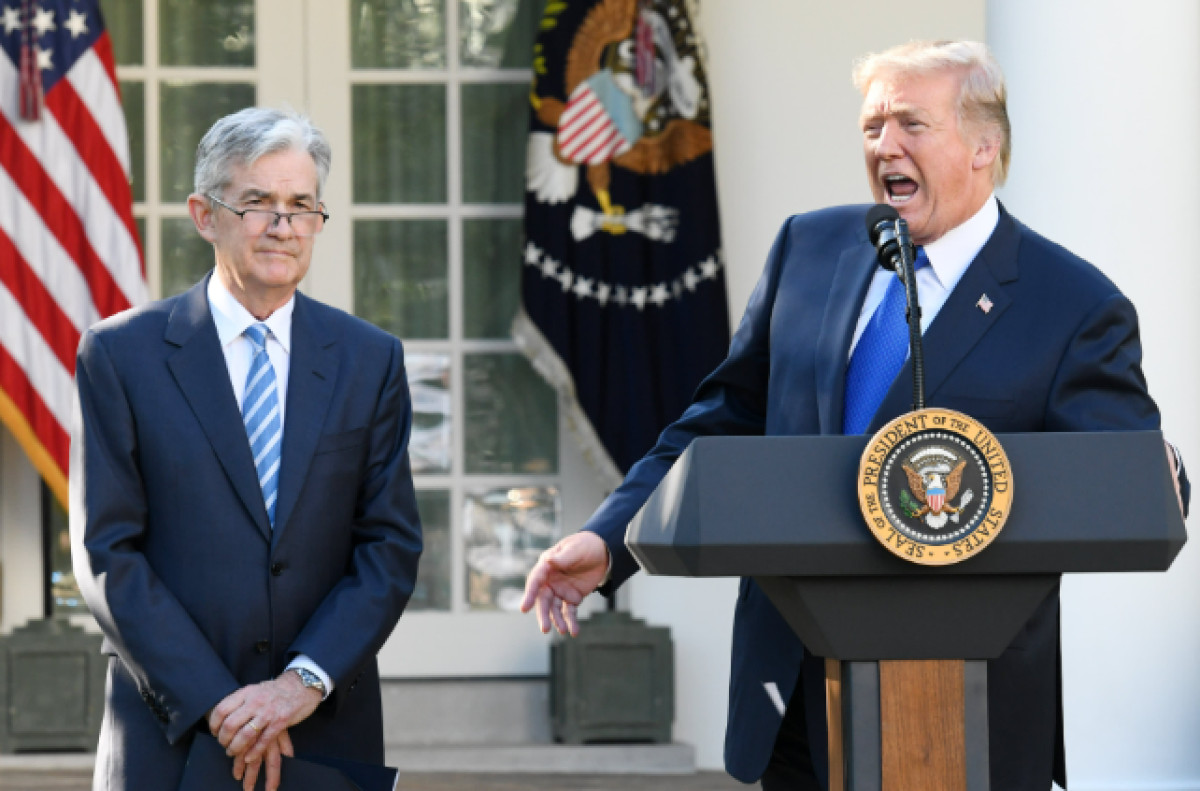 Τραμπ: Ζητά μείωση των επιτοκίων από Fed- Αιχμές για Πάουελ