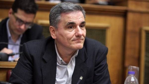 Τσακαλώτος: Απαραίτητη η συνολική παράταση της προστασίας της κύριας κατοικίας
