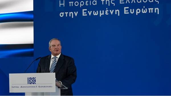 Ο Καραμανλής μίλησε πρώτη φορά για τα μνημόνια