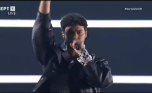 Η αντίδραση της Eurovision για το παλαιστινιακό μαντήλι του Eric Saade – Εξαφάνισαν την εμφάνισή του