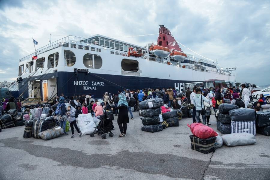 Στον Πειραιά 99 πρόσφυγες και μετανάστες από νησιά του Αιγαίου