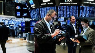 Wall Street: Συνεχείς εναλλαγές προσήμων στην αναζήτηση νέων ρεκόρ