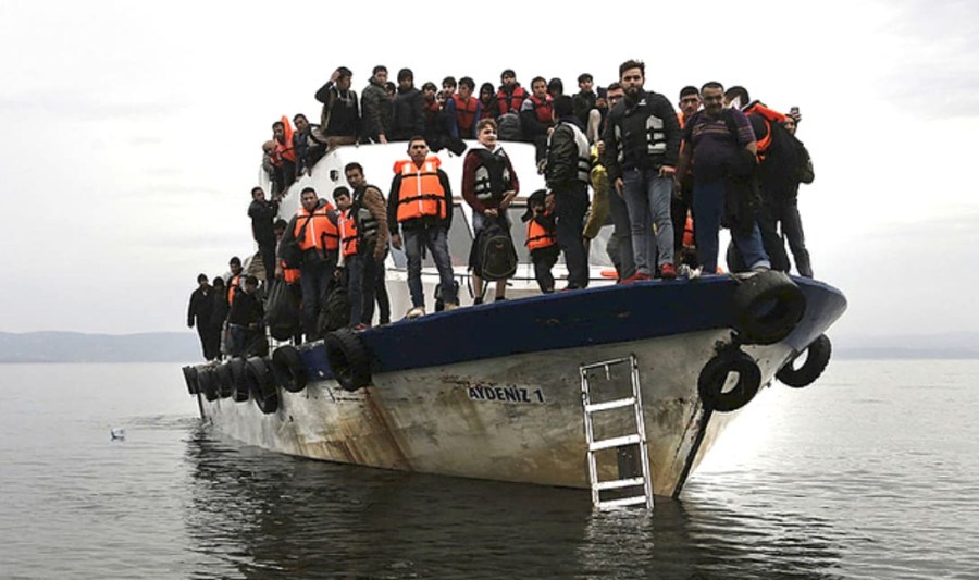Μεταφορά 247 μεταναστών από τη Σούδα στο Λαύριο