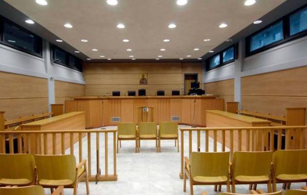 Πολύδωρας, Μαρκογιαννάκης καταθέτουν στη δίκη του C4I-Εξαιρέθηκε ο Παυλόπουλος