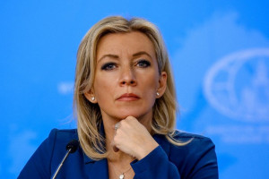Ζαχάροβα: Μόνο με συνθηκολόγηση του Κιέβου θα τελειώσει ο πόλεμος