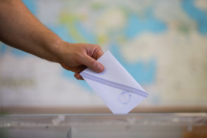 Alco: Τι ψηφίζουν οι Κεντρώοι- Το προφίλ των αναποφάσιστων