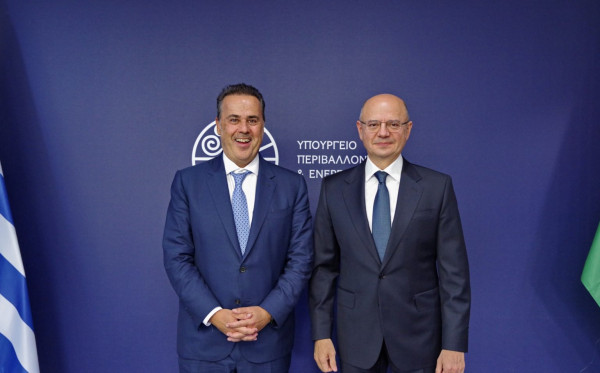 Παπασταύρου: Στο επίκεντρο η ενεργειακή συνεργασία Ελλάδας – Αζερμπαϊτζάν και ο Κάθετος Διάδρομος