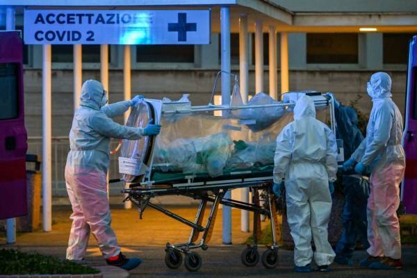 Ιταλία: 323 νέοι θάνατοι- Στους 27.682 το σύνολο των νεκρών
