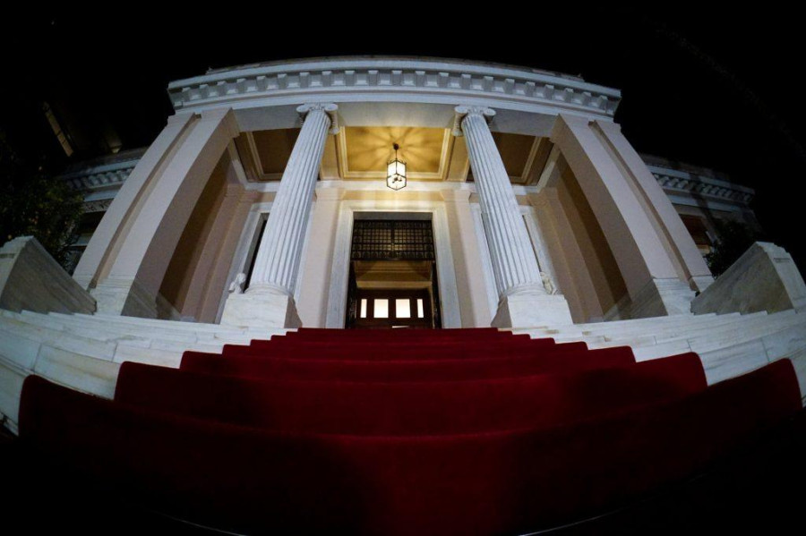 «Οι Τόποι της Εξουσίας», για όσους αγαπούν την πολιτική και την προτιμούν με ιστορίες
