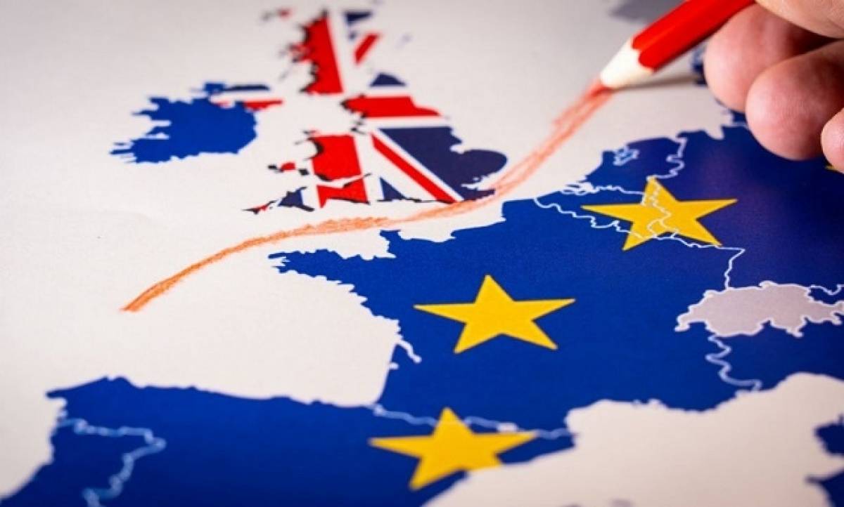 Brexit: Συνομιλίες Ιρλανδίας με Τουσκ και Γιούνκερ