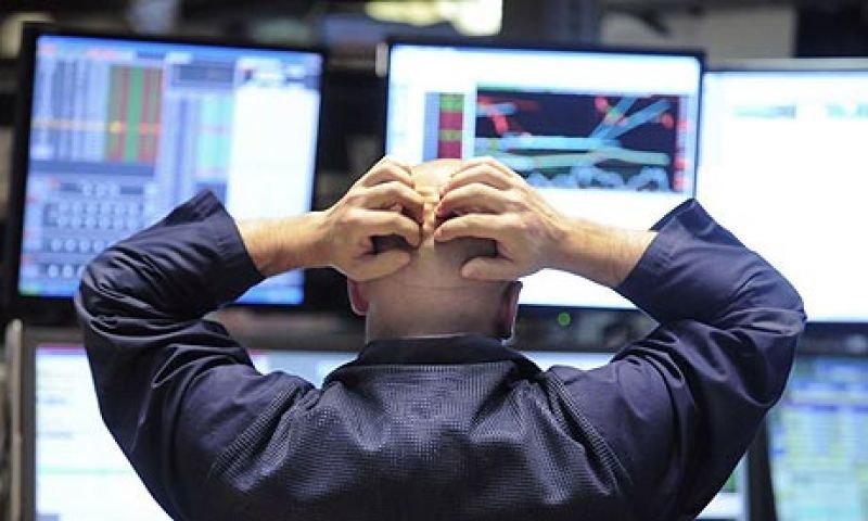 Συνεχίζει με μεγάλη πτώση η Wall