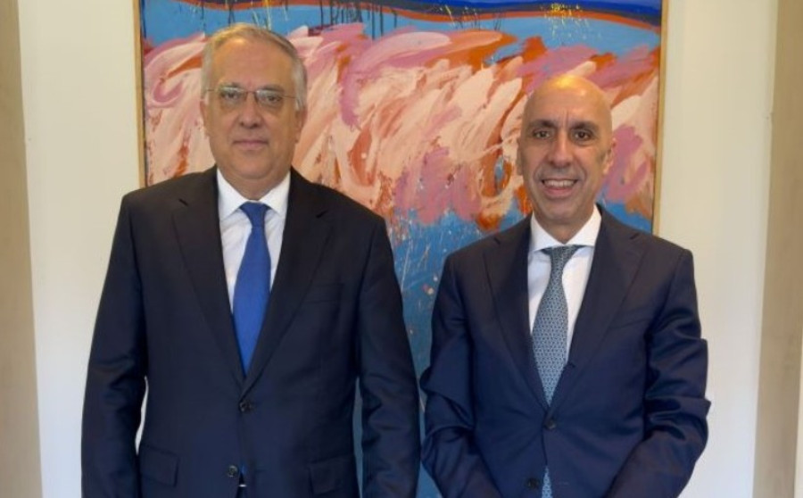 Θεοδωρικάκος: Συναντήσεις με τον πρόεδρο της ΚΕΕΕ Ιωάννη Βουτσινά και του ΕΒΕΑ Ιωάννη Μπρατάκο