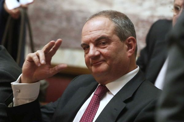 Πολυκοσμία στο γραφείο του Κώστα Καραμανλή!