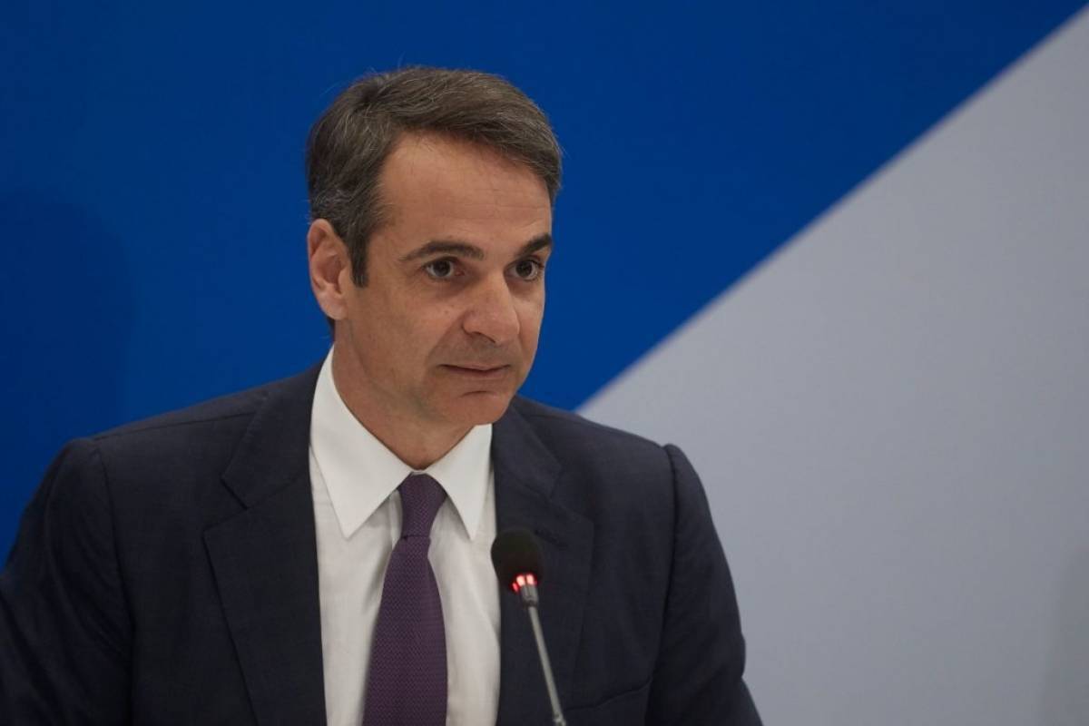 Επίσκεψη Μητσοτάκη στο υπουργείο Υποδομών και Μεταφορών