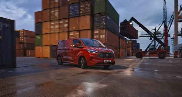 Τα νέα Ford Transit Custom και Tourneo Custom ήρθαν στην Ελλάδα