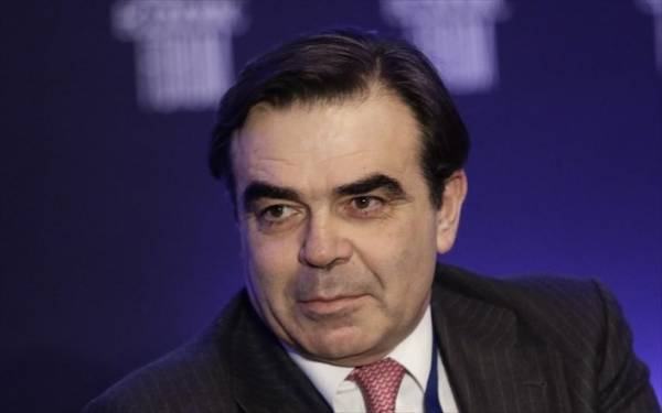 Η Κομισιόν εξετάζει την αλλαγή της ονομασίας του χαρτοφυλακίου Σχοινά