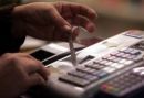 Συναγερμός στο ΥΠΟΙΚ για την υστέρηση στα εσοδα από ΦΠΑ κατά 5%