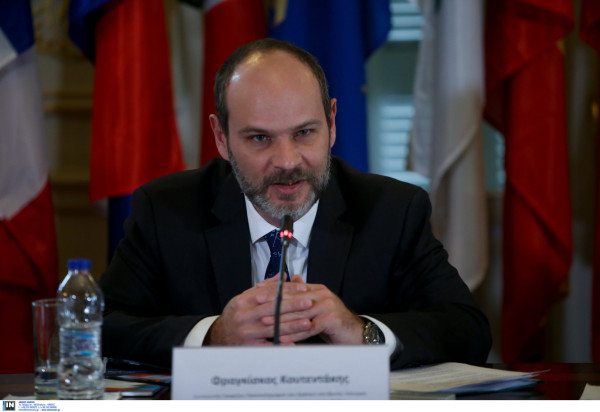 Κουτεντάκης (ΕΛ.Α.Σ.): Έκτακτη εισφορά στα διυλιστήρια για να πέσουν οι τιμές των καυσίμων