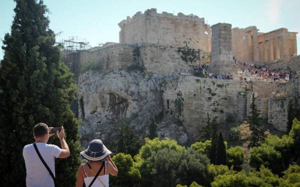 Η αβεβαιότητα στον τουρισμό, καταλύτης για την πορεία του ΑΕΠ